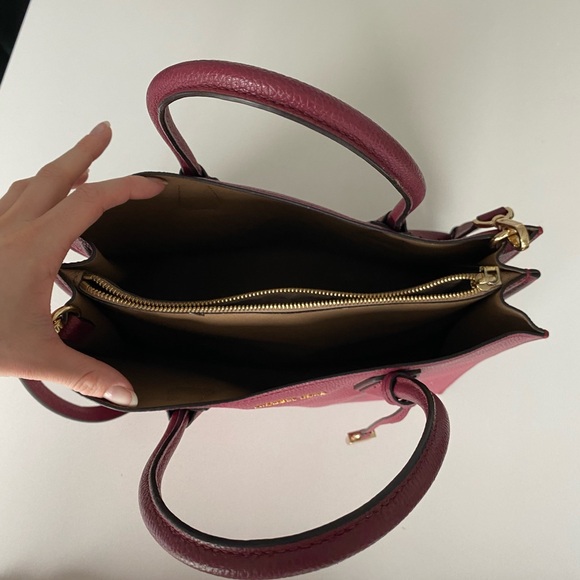 Michael Kors Mulberry Tote Bag - Picture 5 of 8